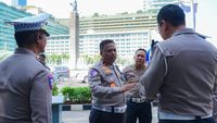 Potret Kakorlantas Pantau Operasi Keselamatan Jaya 2025 di Bundaran HI
