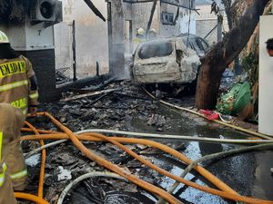 Dugaan Penyebab Kebakaran di Cipinang Melayu hingga Bikin Lalin Macet Dugaan Penyebab Kebakaran di Cipinang Melayu hingga Bikin Lalin Macet