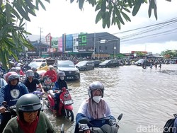 Banjir di Jalan Perintis Kemerdekaan Makassar Dipicu Luapan Sungai Tello