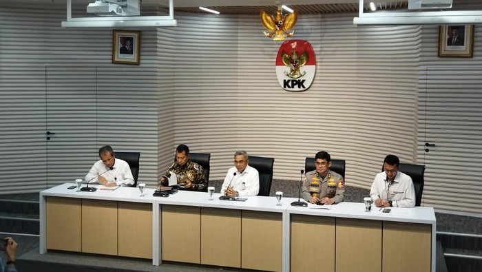 Ketua KPK Setyo Budiyanto jumpa pers usai teken Stranas PK Ketua KPK Setyo Budiyanto jumpa pers usai teken Stranas PK kpk tekan skb