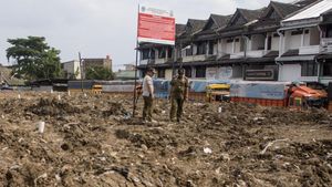 KLH Segel TPS Pasar Caringin Bandung