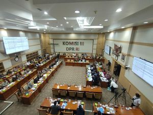 KY Curhat ke DPR Kena Efisiensi Anggaran Rp 74 M: Pelayanan Publik Terdampak KY Curhat ke DPR Kena Efisiensi Anggaran Rp 74 M: Pelayanan Publik Terdampak