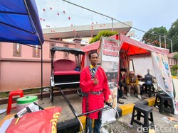 Jelajah Kota Cirebon dengan Becak Ala Jepang
