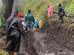 Material Longsor Masih Tutup Akses Lautan Pasir Bromo dari Pasuruan