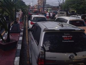 Horor Macet di Poros Maros-Makassar Tembus 21 Jam gegara Banjir Horor Macet di Poros Maros-Makassar Tembus 21 Jam gegara Banjir