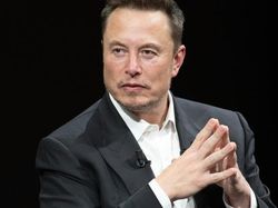 Elon Musk Aktifkan Starlink di Iran Usai Internet Diblokir