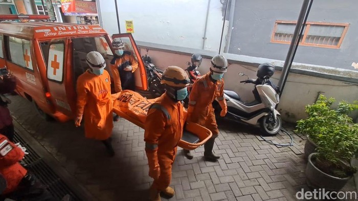 mayat tanpa kepala di jombang mayat tanpa kepala di jombang ciri-ciri lelaki