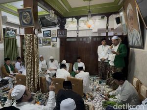 Petinggi PPP Lakukan Pertemuan di Rumah Mbah Moen, Hasilkan Maklumat Ini Petinggi PPP Lakukan Pertemuan di Rumah Mbah Moen, Hasilkan Maklumat Ini