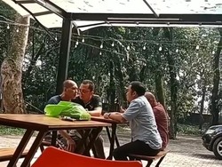 Heboh Pengelola Warkop dan Kabid Dispora Cekcok di Taman Cadika Medan