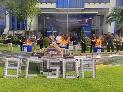 Bea Cukai Sidoarjo Musnahkan 19 Juta Batang Rokok Ilegal Senilai Rp 26 M