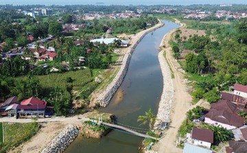 Langit Saksi: Tanggul Raksasa Melawan Banjir Padang