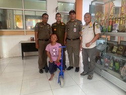 Pengemis Viral Sundut Rokok Pemotor di Banyumas Dipulangkan ke Brebes