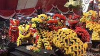 Ribuan Warga Rayakan Cap Go Meh di Balai Kota Surabaya