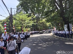 Pelajar dan Warga Antusias Sambut Presiden Turki Erdogan ke Istana Bogor