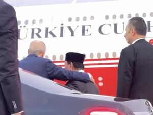 Momen Erdogan Berkali-kali Peluk Prabowo Saat Hendak Tinggalkan RI Momen Erdogan Berkali-kali Peluk Prabowo Saat Hendak Tinggalkan RI