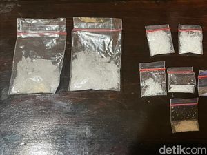 Polisi Tangkap 1 Pengedar Narkoba di Depok, 18 Gram Sabu Disita Polisi Tangkap 1 Pengedar Narkoba di Depok, 18 Gram Sabu Disita