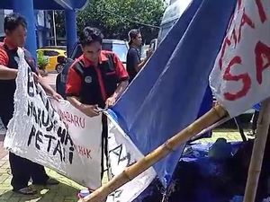 Sudah 3 Hari, Tenda Petani Pundenrejo di Kantor BPN Pati Dibongkar Paksa