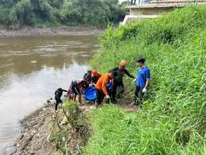Pria Sragen Jatuh dari Jembatan Jurug ke Bengawan Solo Ditemukan Tewas Pria Sragen Jatuh dari Jembatan Jurug ke Bengawan Solo Ditemukan Tewas