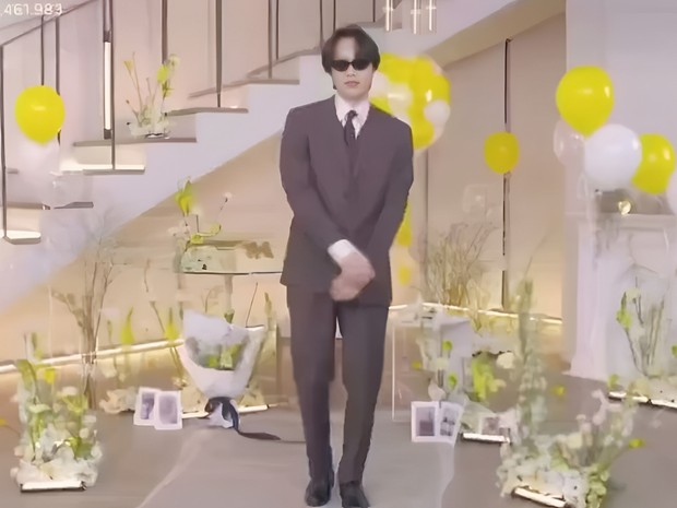 Potret Kai EXO dalam siaran langsung 'KAI Happily Ever After'