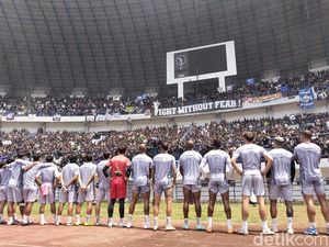 Bobotoh Padati Latihan Persib, Beri Dukungan Jelang Lawan Persija Bobotoh Padati Latihan Persib, Beri Dukungan Jelang Lawan Persija