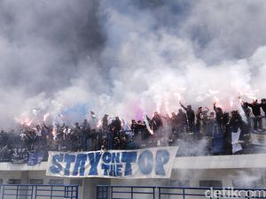 Bentuk Cinta Kuburan Band untuk Persib dan Bobotoh Bentuk Cinta Kuburan Band untuk Persib dan Bobotoh