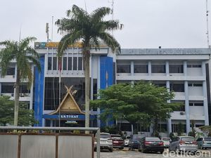 76 Pegawai Honorer Unri Dirumahkan, Warek: Bukan karena Efisiensi Anggaran 76 Pegawai Honorer Unri Dirumahkan, Warek: Bukan karena Efisiensi Anggaran