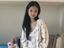 8 Foto Ide OOTD Valentine Date ala Personel Grup KPop aespa dan BLACKPINK