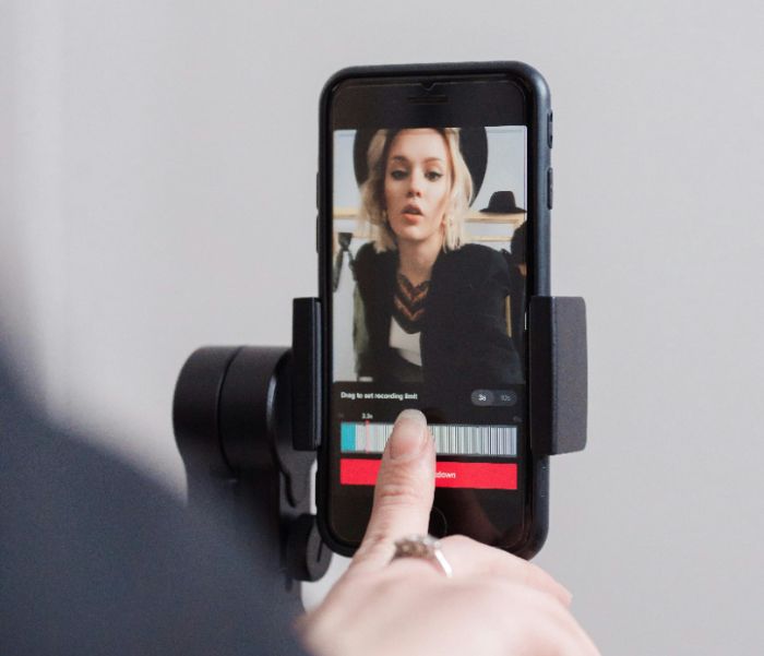 Jadi Affiliate Marketer dengan Bantuan Tools AI/ Foto: Pexels.com/Ron Lach