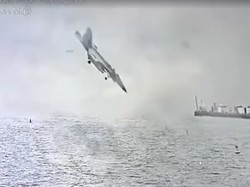 Video: Detik-detik Jet Tempur AS Jatuh di Teluk San Diego