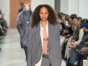 Definisi Gaya Seksi Versi Michael Kors, Senggol Bianca Censori Definisi Gaya Seksi Versi Michael Kors, Senggol Bianca Censori