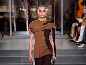 Twisted American Sportswear, Tawaran Tory Burch untuk Tren Fashion 2025 Twisted American Sportswear, Tawaran Tory Burch untuk Tren Fashion 2025