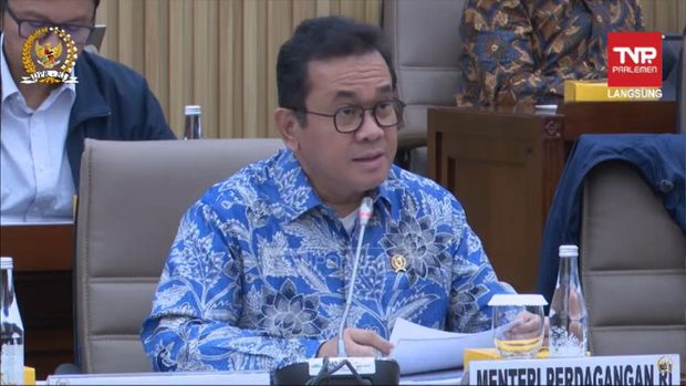 Menteri Perdagangan Budi Santoso saat mengikuti Raker dan RDP bersama Komisi VI DPR RI Rapat Kerja dengan Menteri BUMN, BPKN, dan KPPU dengan agenda Pembahasan rencana efisiensi atas Anggaran Belanja K/L Tahun 2025), Kamis, (13/2/2025). (Tangkapan Layar Youtube Komisi VI DPR RI)