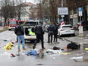 Terjadi Lagi, Mobil Tabrak Kerumunan di Jerman Tewaskan 2 Orang Terjadi Lagi, Mobil Tabrak Kerumunan di Jerman Tewaskan 2 Orang