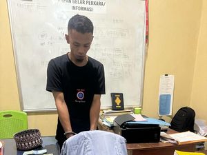 Tampang Pria yang Kepergok Hendak Curi Celengan Masjid di Parepare Tampang Pria yang Kepergok Hendak Curi Celengan Masjid di Parepare