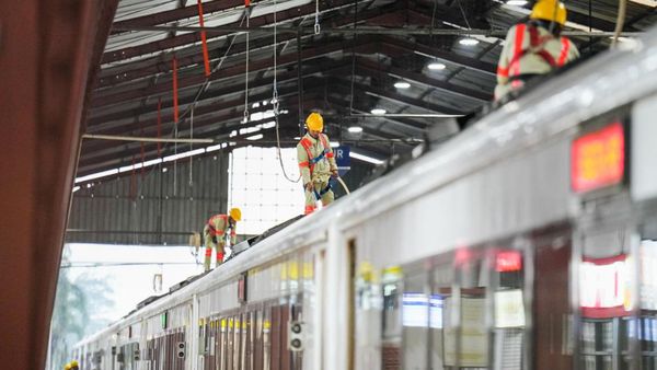 Penasaran Cara Isi Air di Toilet Kereta? Begini Prosesnya