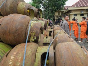 Ketahuan! Ada Penyelundupan LPG dan BBM Subsidi Ketahuan! Ada Penyelundupan LPG dan BBM Subsidi