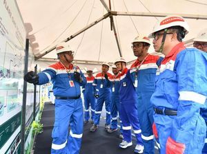 Dorong Energi Bersih, Pertamina Manfaatkan Gas Suar Kilang Jadi Listrik Dorong Energi Bersih, Pertamina Manfaatkan Gas Suar Kilang Jadi Listrik