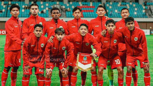 Timnas Indonesia U-20 menghadapi Iran pada laga perdana Grup C Piala Asia U-20 2025 di Shenzhen Youth Football Training Base Centre, China, Kamis (13/2). (Dok. X/Twitter Timnas Indonesia)