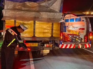 Petaka Truk Muat Sound System di Tol Gempas Tewaskan 3 Orang