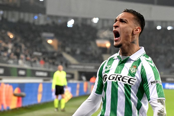 GENT - Antony of Real Betis celebrates the 0-1 during the UEFA Europa Conference League match between KAA Gent and Real Betis FC at the KAA Gent Arena on Feb. 13, 2025 in Ghent, Belgium. ANP | Hollandse Hoogte | GERRIT VAN KEULEN (Photo by ANP via Getty Images)