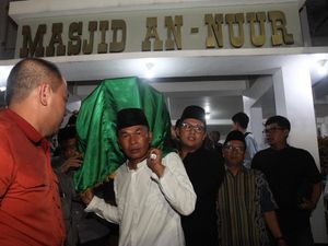 Jenazah Renville Antonio Tiba di Rumah Duka