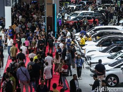 Penjualan Mobil di Indonesia Masih Ambruk!
