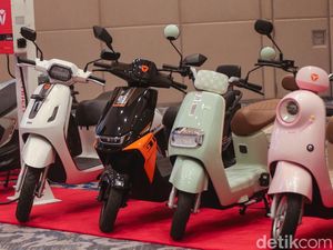 Insentif Tak Kunjung Ketok Palu, Penjualan Motor Listrik Lesu!