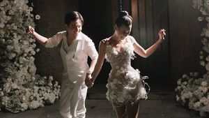 Gaya After Party Pernikahan Angga Yunanda, Shenina Seksi Bergaun Mini