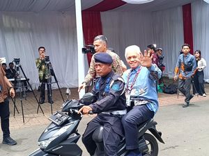 Momen Hatta Rajasa dan Sejumlah Menteri Dibonceng Motor ke Kediaman Prabowo
