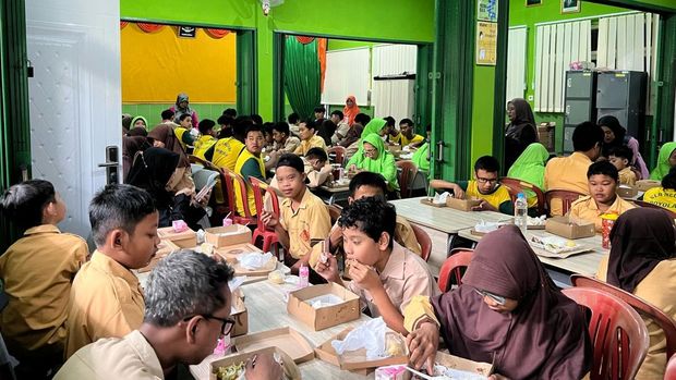 Iptu Agung Muryo Atmojo, menggagas makan gratis untuk warga sekitar di Boyolali.