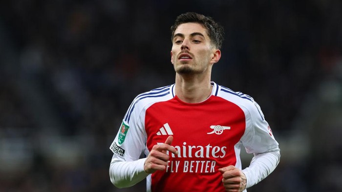 Kai Havertz NEWCASTLE UPON TYNE, ENGLAND - FEBRUARY 5: Kai Havertz of Arsenal during the Carabao Cup Semi Final Second Leg match between Newcastle United and Arsenal at St James Park on February 5, 2025 in Newcastle upon Tyne, England. (Photo by Robbie Jay Barratt - AMA/Newcastle United via Getty Images)