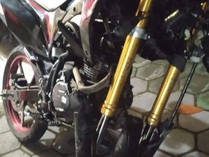 Kecelakaan Adu Banteng Honda CRF Vs Innova di Jalan Imogiri Timur