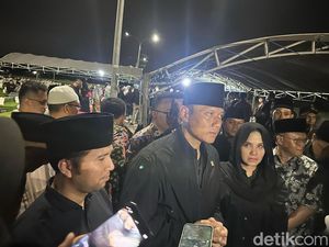AHY Sampaikan Duka SBY Atas Kehilangan Bendum Demokrat Renville Antonio AHY Sampaikan Duka SBY Atas Kehilangan Bendum Demokrat Renville Antonio
