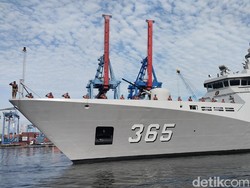 Momen Pesawat Patroli Israel Putari KRI Diponegoro